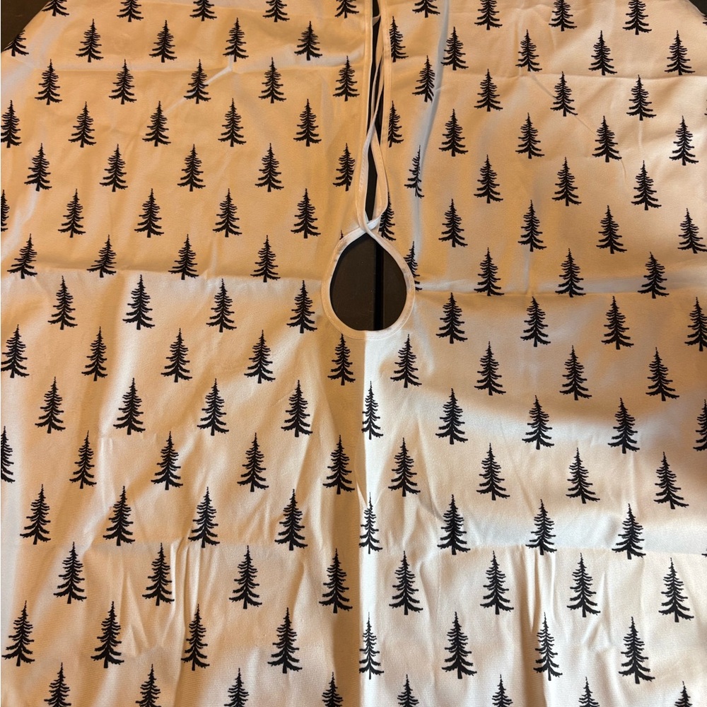 Festive Tree Skirt with Black Tree Pattern